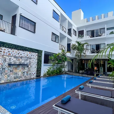 The Calm Oasis Hotel