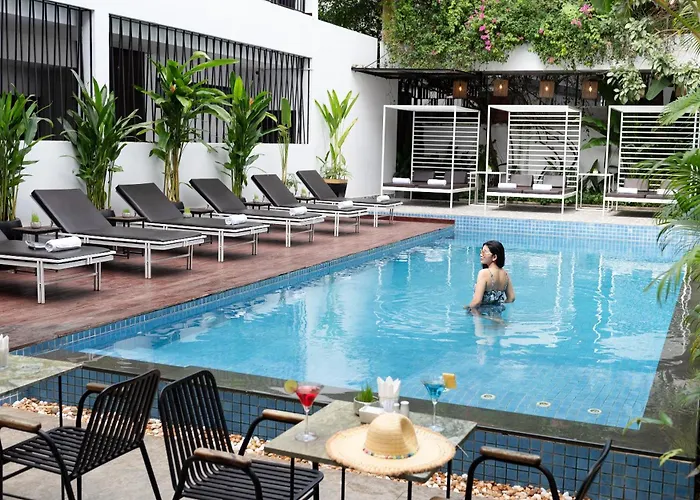 The Calm Oasis Hotel